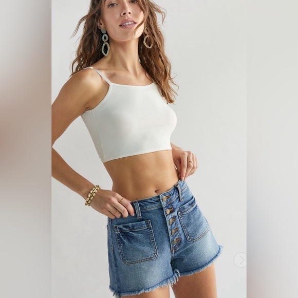 New Francesca’s Alice Twist Crop Ivory Cami Top - Picture 2 of 6